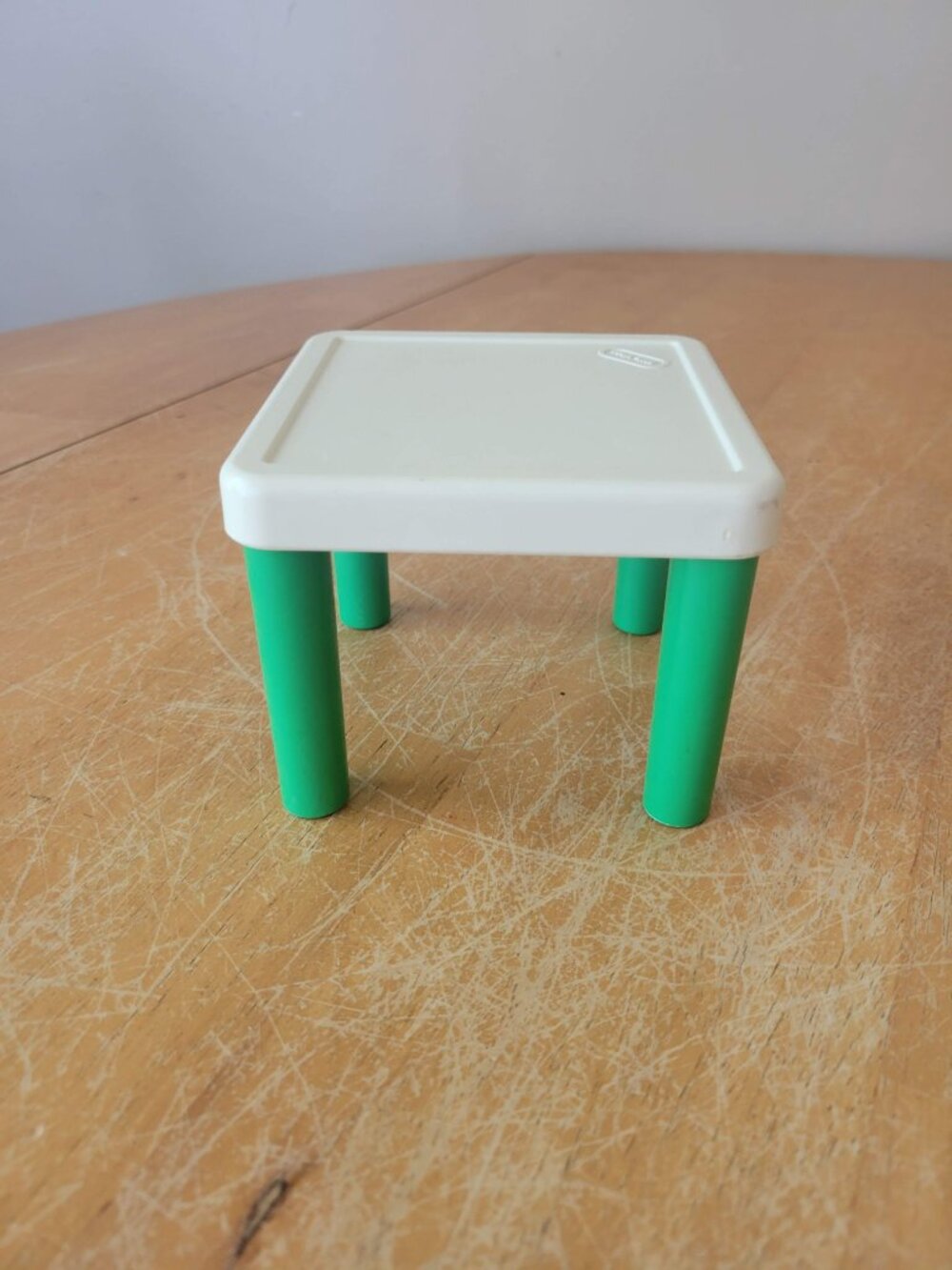 Vintage Little Tikes Dollhouse Furniture,  Kitchen Green Table + 2 Yellow Chairs - Picture 8 of 12